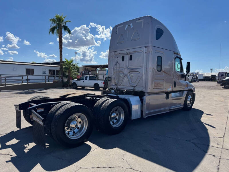 2014 Freightliner Cascadia