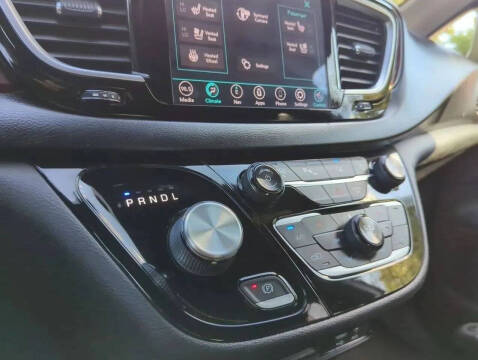2020 Chrysler Pacifica Hybrid Limited 35th Anniversary