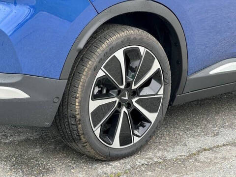 2025 VinFast VF8 Plus