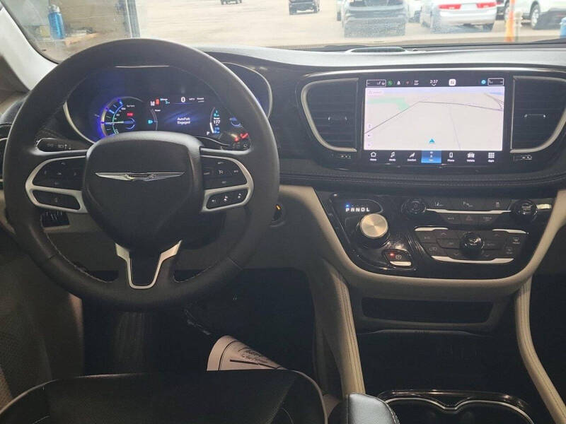 2023 Chrysler Pacifica Plug-In Hybrid Limited
