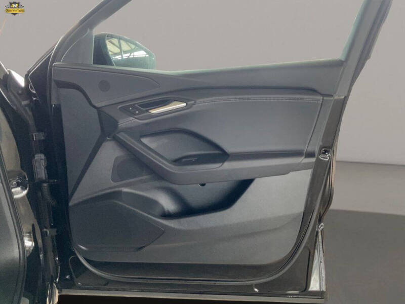 2025 Audi Q6 e-tron Premium