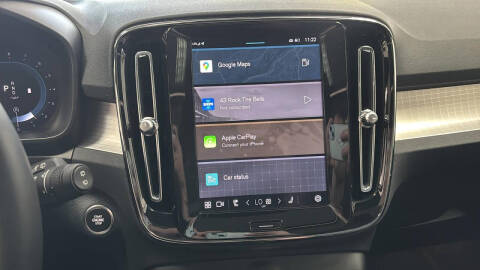 2024 Volvo XC40 B5 Core Dark Theme