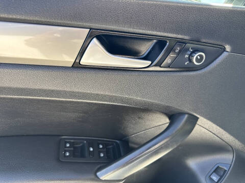 2015 Volkswagen Passat 1.8T Wolfsburg Edition