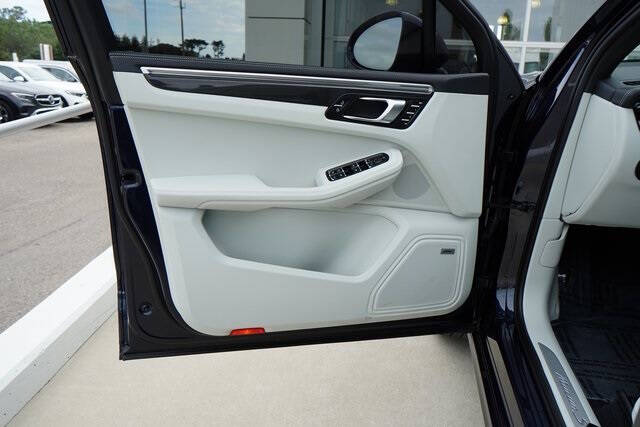 2023 Porsche Macan S