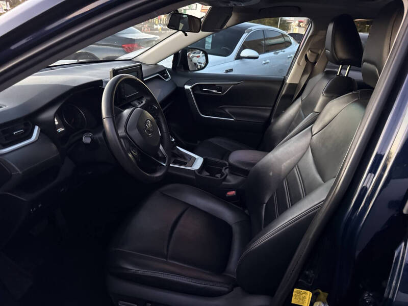 2019 Toyota RAV4 XLE Premium