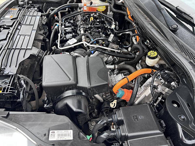 2020 Ford Escape Hybrid Titanium