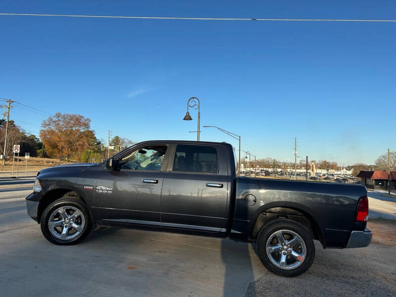 2017 RAM Ram 1500 SLT photo 13