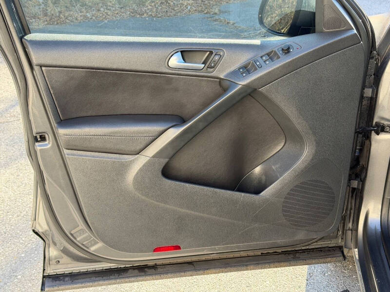 2015 Volkswagen Tiguan SE