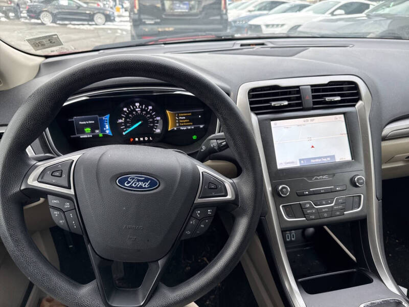 2020 Ford Fusion Hybrid SE