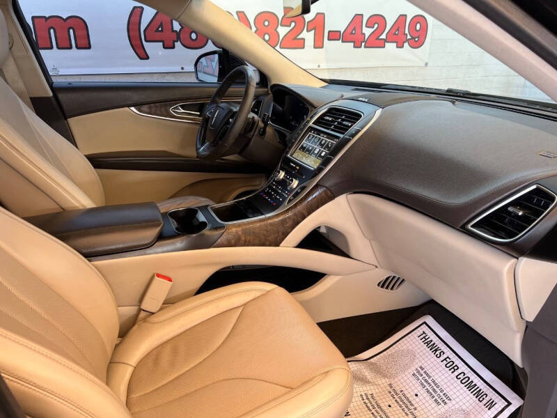 2019 Lincoln Nautilus Reserve