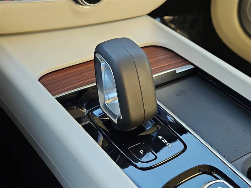 2022 Volvo S60 B5 Momentum