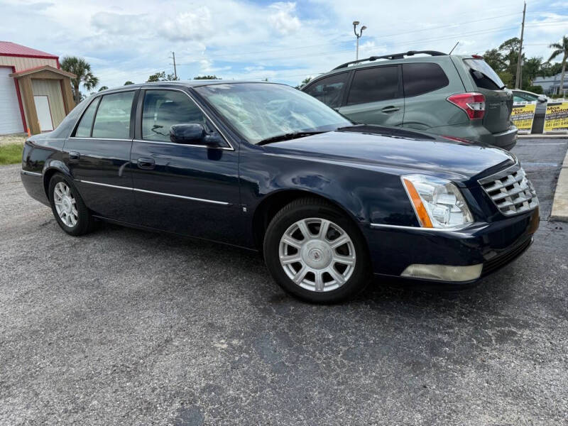2008 Cadillac DTS's photo