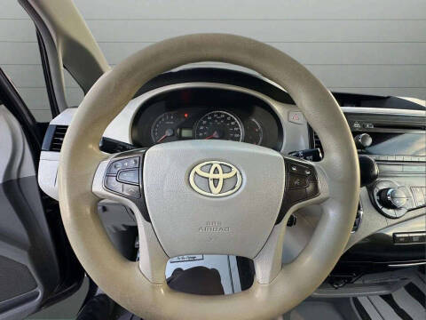 2014 Toyota Sienna LE 8-Passenger