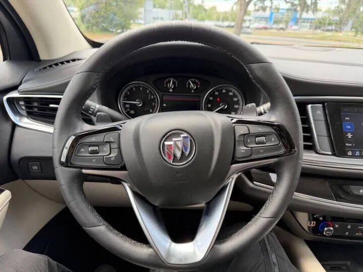 2023 Buick Enclave Essence