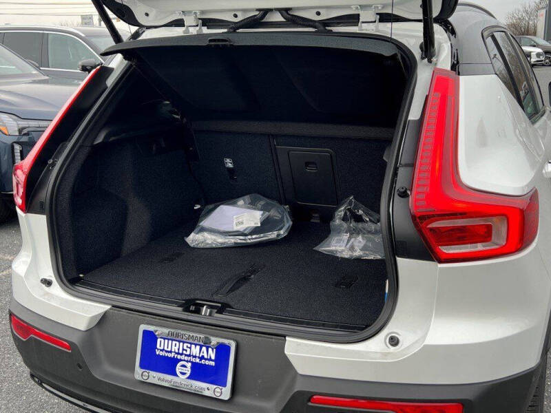 2026 Volvo EX40 Plus