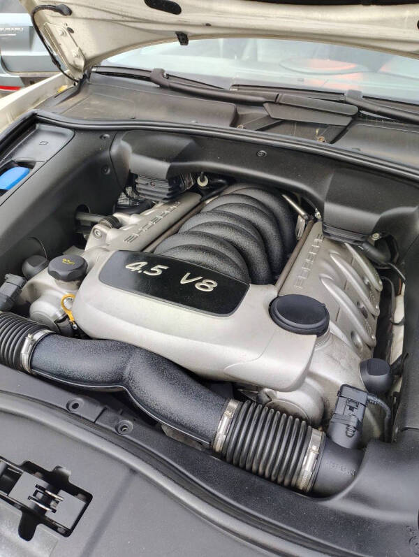 2004 Porsche Cayenne S