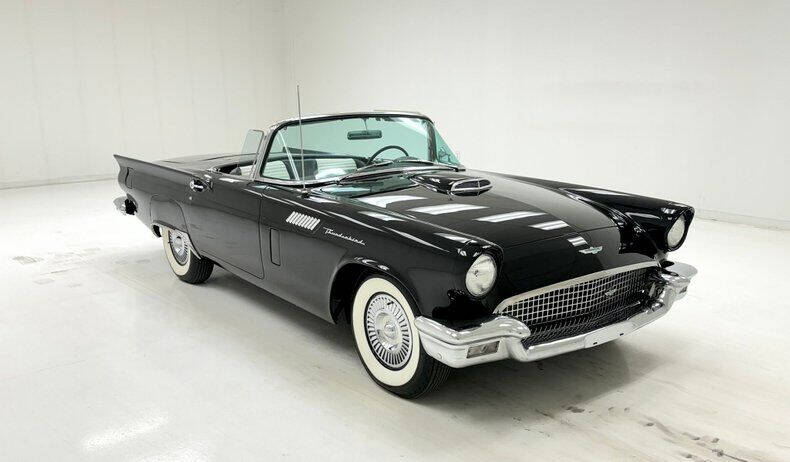 1957 Ford Thunderbird