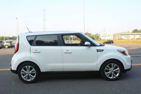 2016 Kia Soul +