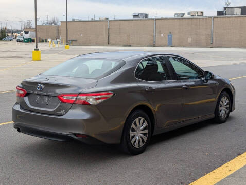 2018 Toyota Camry Hybrid LE