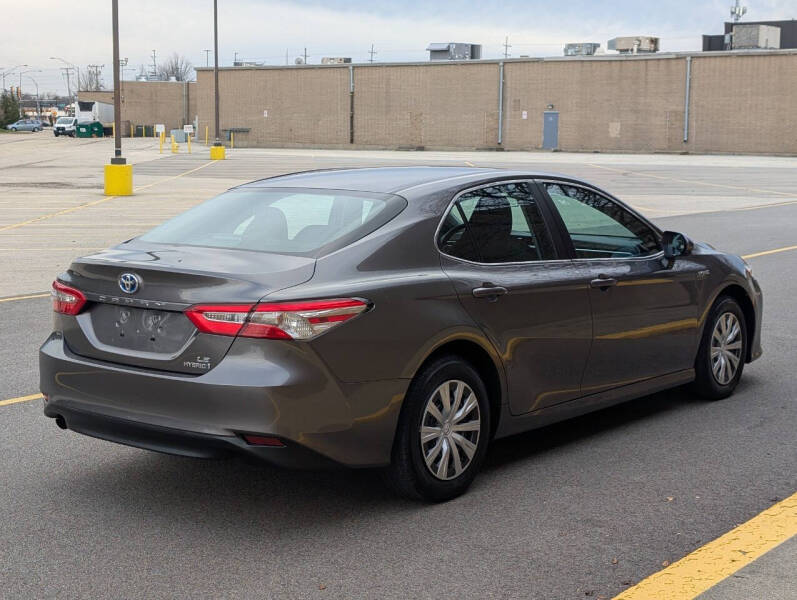 2018 Toyota Camry Hybrid LE