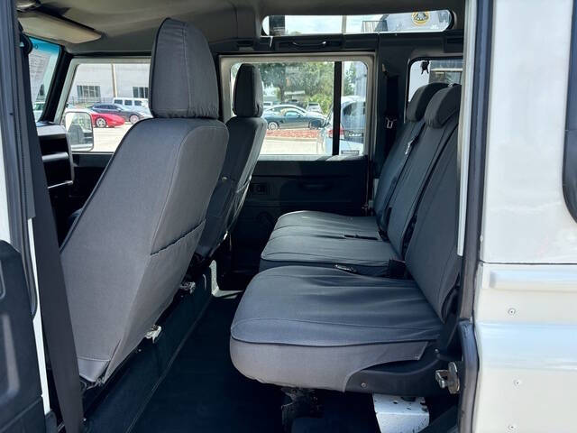 1998 Land Rover Defender 9