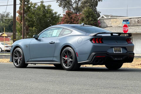 2025 Ford Mustang Dark Horse