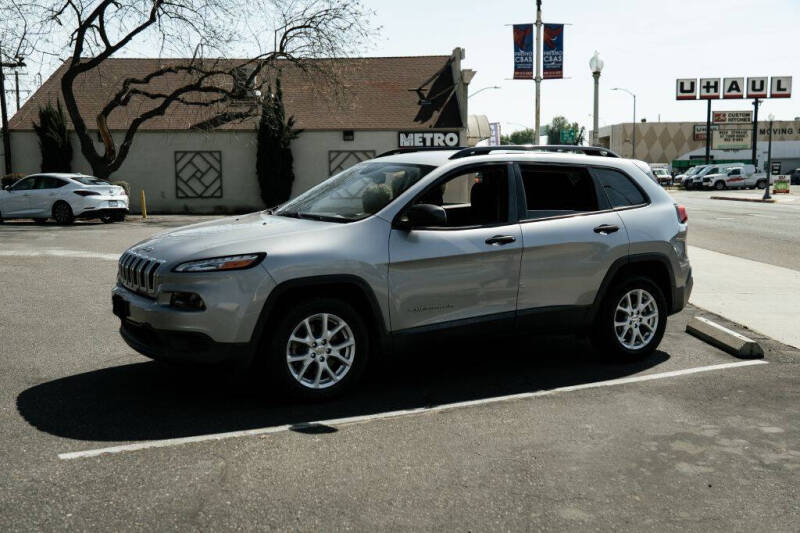 2017 Jeep Cherokee Sport