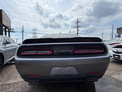 2016 Dodge Challenger R/T Plus