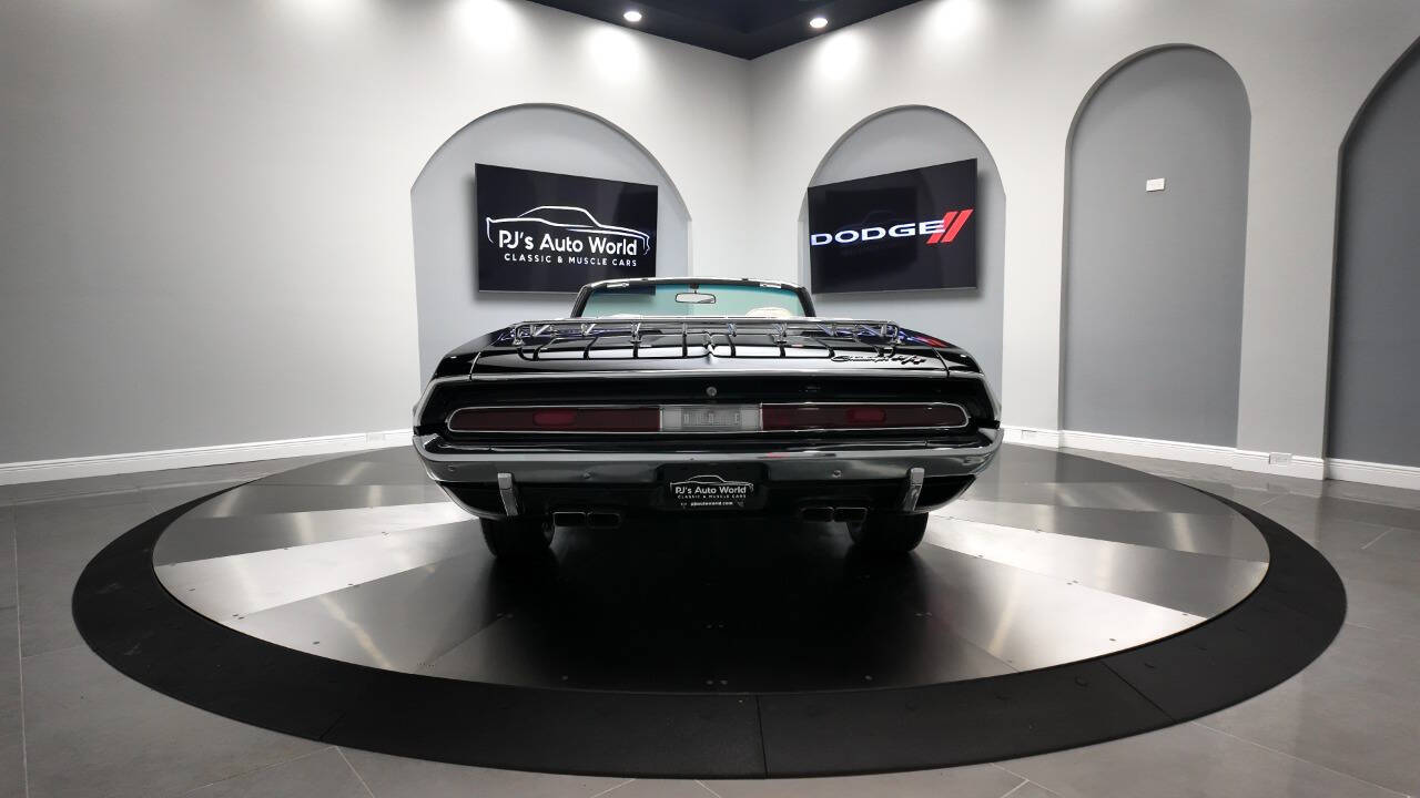 1970 Dodge Challenger 23