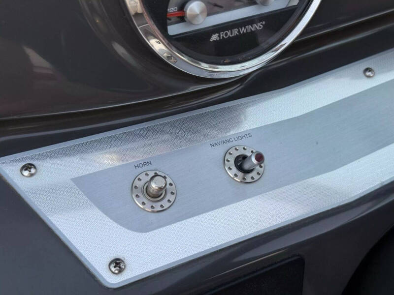 2013 Four Winns 200H