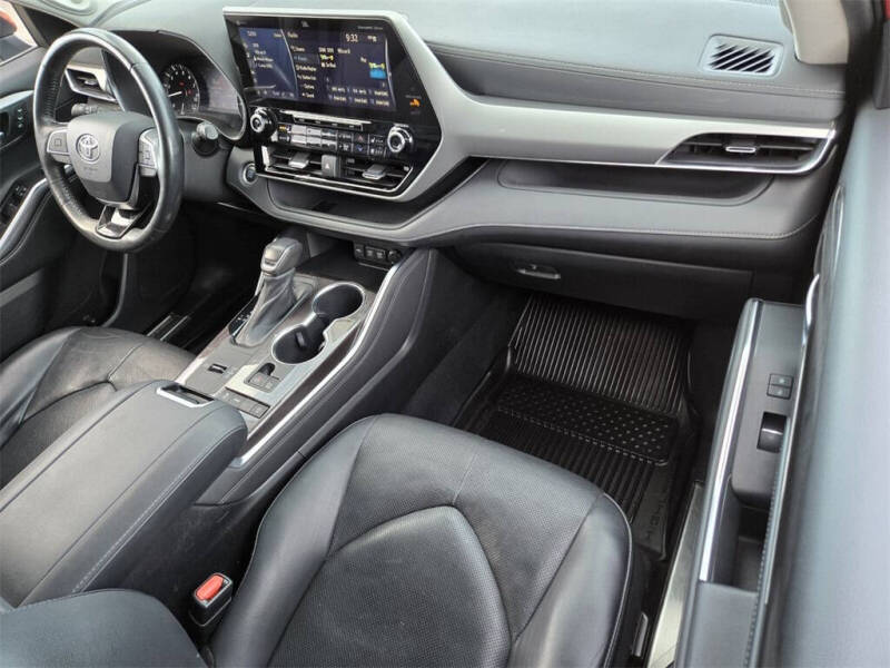 2021 Toyota Highlander Platinum