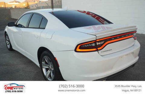 2017 Dodge Charger SXT