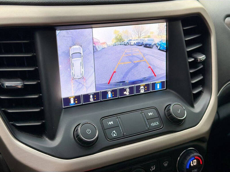 2022 GMC Acadia Denali