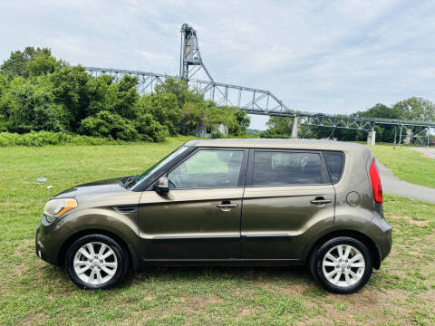 2013 Kia Soul +