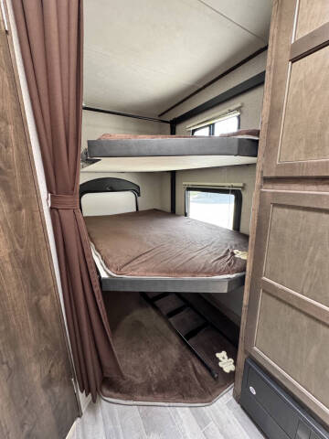 2018 Dutchmen Aerolite 2424BH