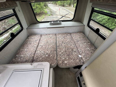 2002 Winnebago Rialta 22QD