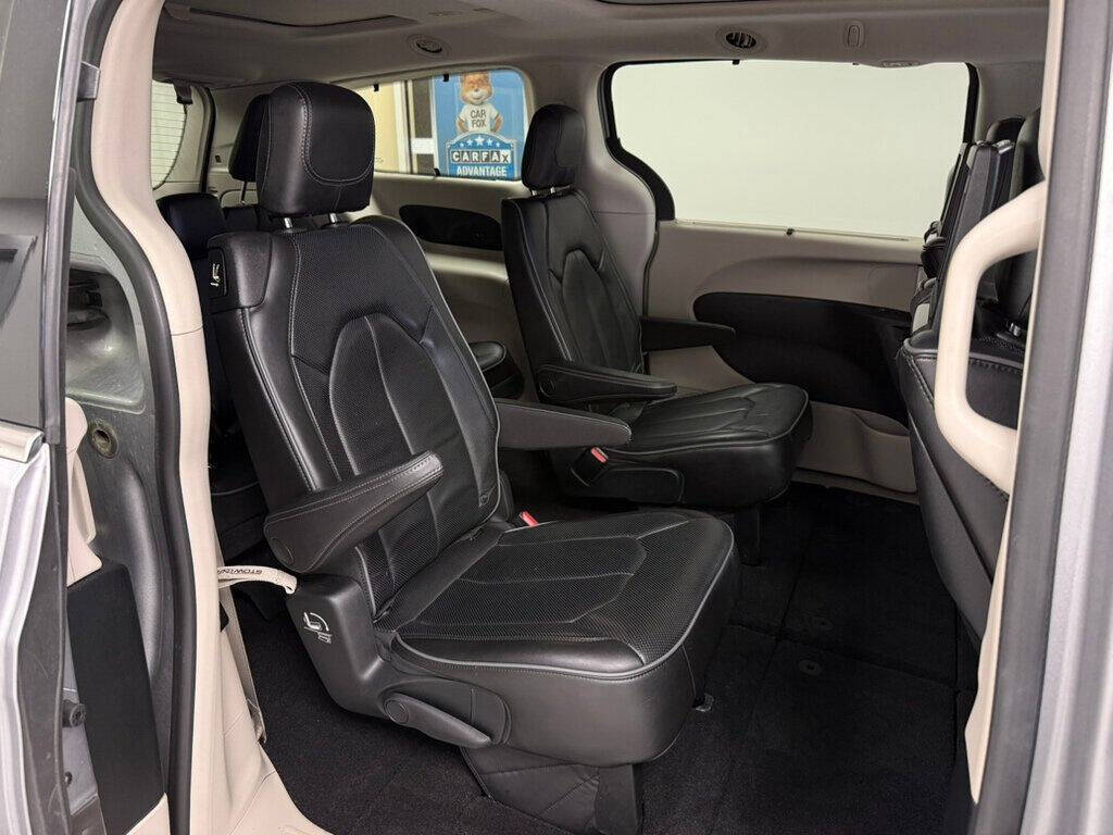 2018 Chrysler Pacifica for sale at Conway Imports in   Streamwood, IL