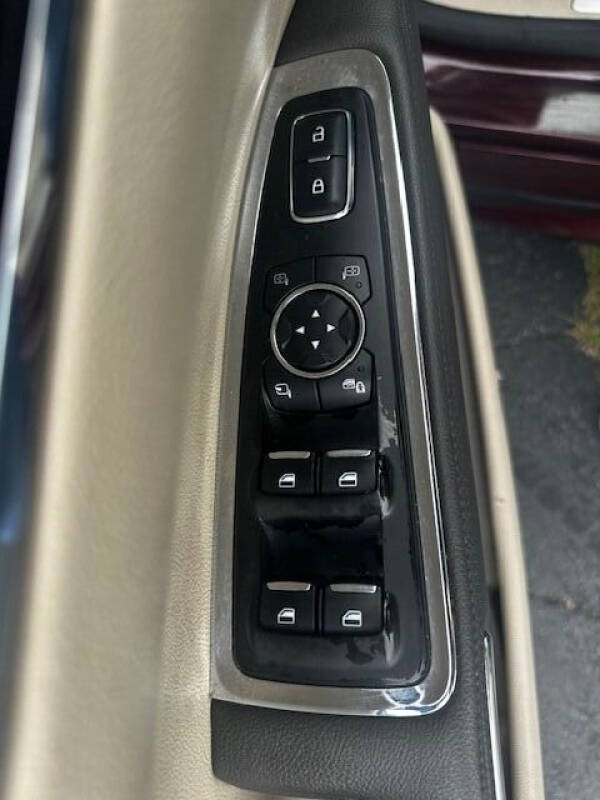 2017 Lincoln Continental Select