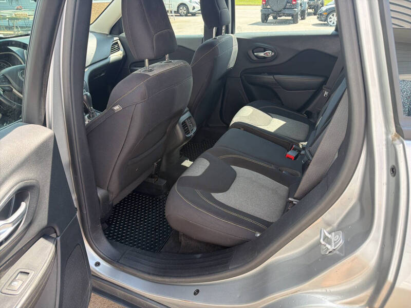 2015 Jeep Cherokee Sport