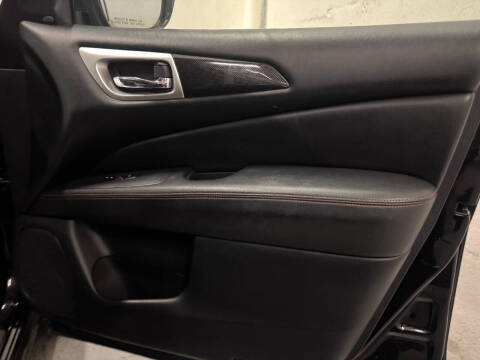 2019 Nissan Pathfinder SV