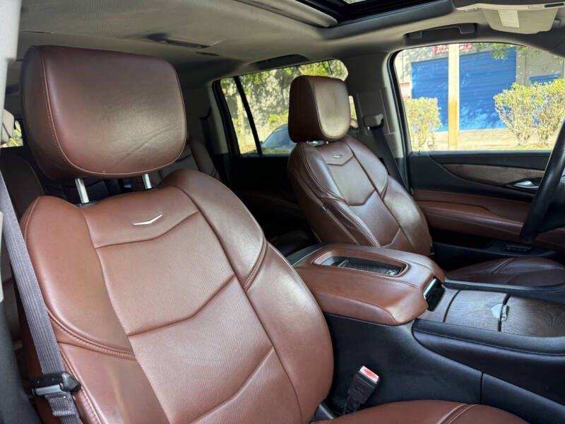 2017 Cadillac Escalade ESV Luxury