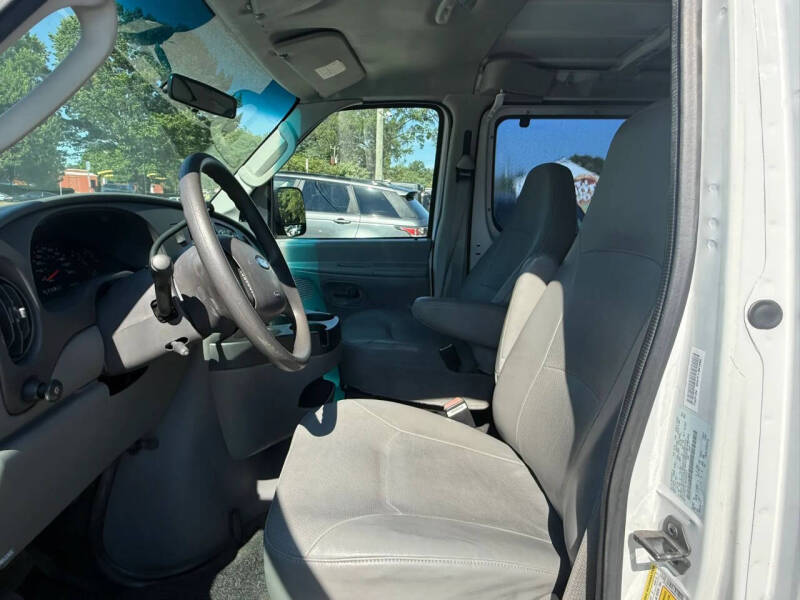 2006 Ford E-Series E-350 SD