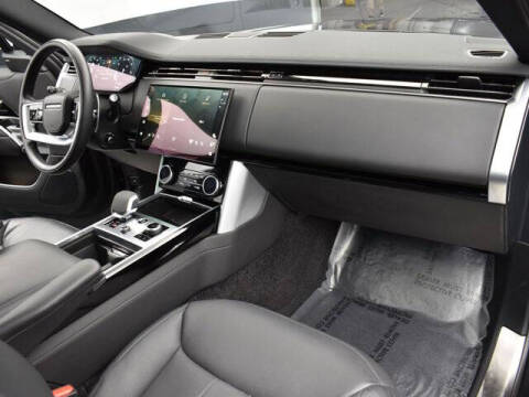 2023 Land Rover Range Rover P400 SE LWB