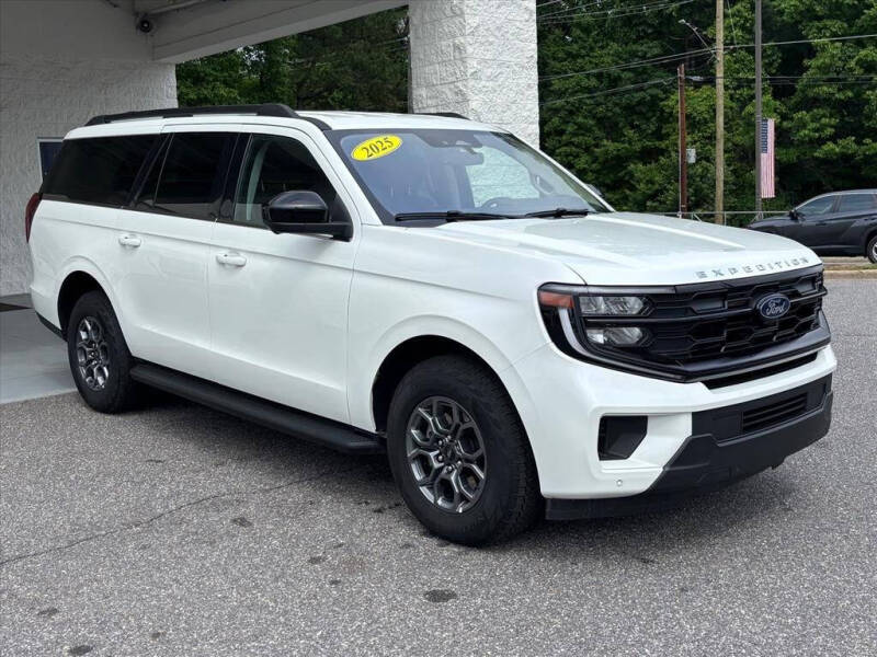2025 Ford Expedition MAX Active