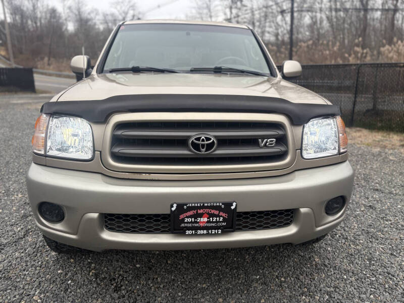 2004 Toyota Sequoia SR5