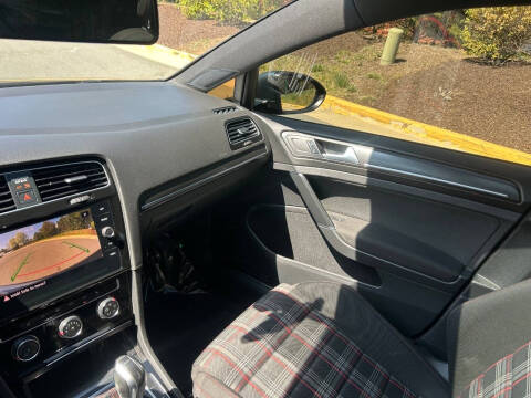 2018 Volkswagen Golf GTI SE