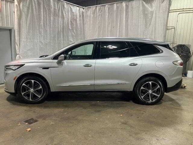 2022 Buick Enclave Essence