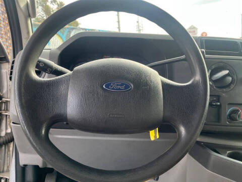 2011 Ford E-Series E-150 XLT