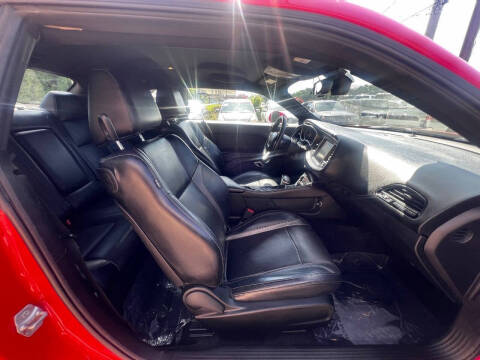 2015 Dodge Challenger SXT Plus
