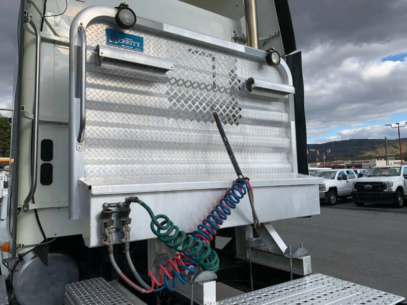 2010 Freightliner Columbia 120